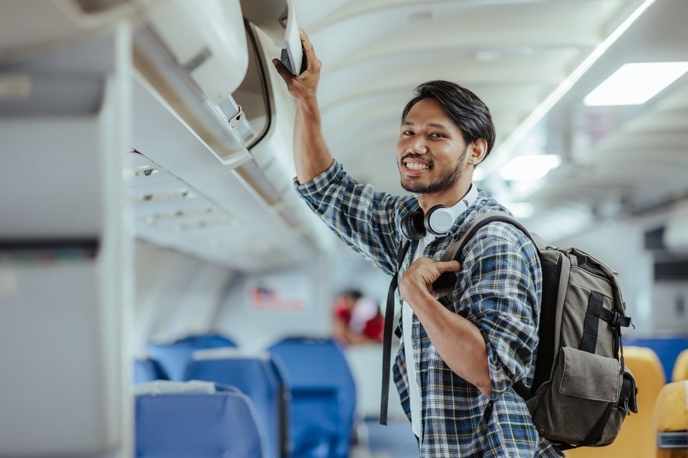 aéroports européens, bagages cabine, règle des 100 ml, sécurité, passagers, réglementation, septembre, liquides, contrôle de sécurité, voyage, compagnies aériennes, restrictions, politique aéroportuaire, expérience de voyage, mesures de sécurité, effets personnels, informations aux passagers, directives, transport aérien, changement de règles, impact sur les voyageurs, conseils de voyage, équipements, produits liquides, préparation au voyage.