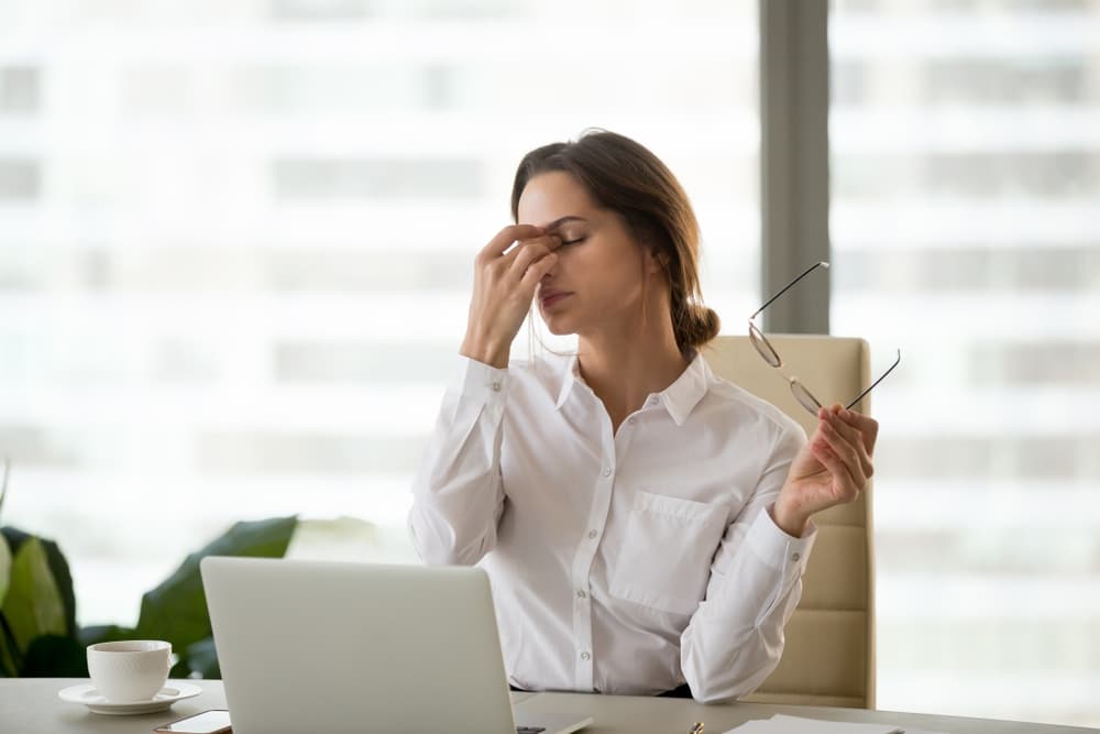 céphalées chroniques, causes sous-jacentes, exploration, douleurs, facteurs déclenchants, diagnostic, traitement, recherche, médecine, maux de tête, stress, alimentation, habitudes de vie, hormones, environnement, troubles neurologiques, qualité de vie, prévention, symptômes, thérapies, gestion de la douleur, remèdes, soutien, témoignages, compréhension.