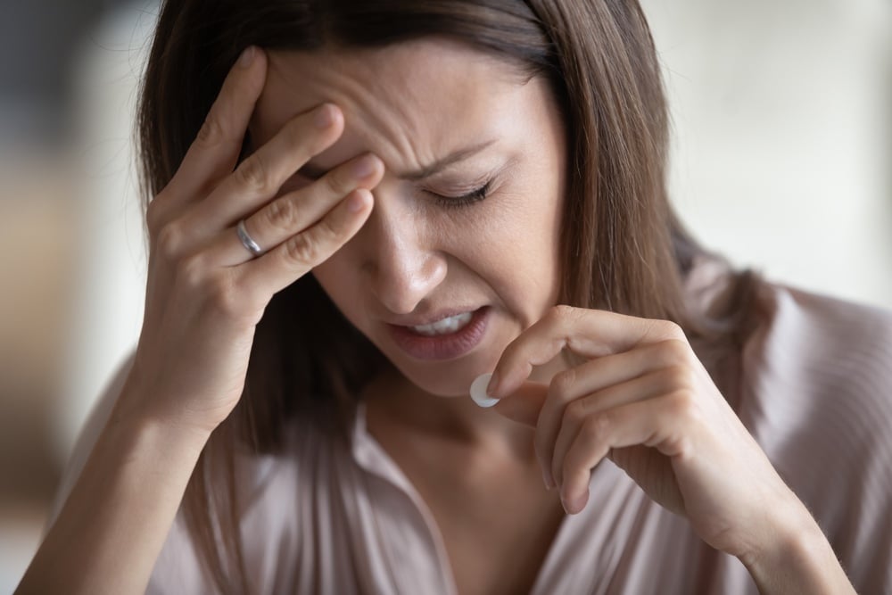 céphalées en grappe, symptômes, identification, douleurs, crises, traitement, réponse immédiate, prévention, facteurs déclenchants, maux de tête, diagnostic, qualité de vie, soulagement, médicaments, ostéopathie, thérapie, habitudes de vie, gestion de la douleur, conseils, soutien, recherche, durée, caractéristiques, intensité, bien-être.