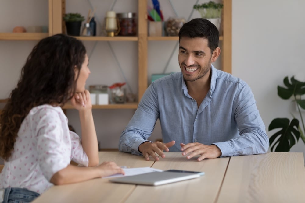 coaching en outplacement, fonctionnement, processus, accompagnement, transition professionnelle, reconversion, étapes, objectifs, bilan de compétences, stratégies, techniques, recherche d'emploi, préparation aux entretiens, développement personnel, soutien psychologique, évaluation, ressources, coaching individuel, gestion du changement, plan d'action, outils, employabilité, feedback, résultats, services.