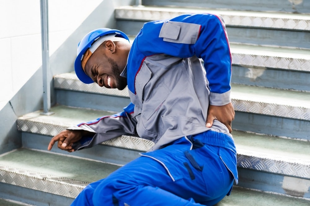 reclassement, accident du travail, démarches administratives, indemnisation, droits des travailleurs, sécurité au travail, bilan de compétences, formation professionnelle, adaptation de poste, retour au travail, soutien psychologique, législation, procédure de reclassement, communication avec l'employeur, évaluation des capacités, ergonomie, prévention des risques, accompagnement, accompagnement social, impact sur la carrière, ressources humaines, transition professionnelle, réseaux de soutien, plan de réinsertion.