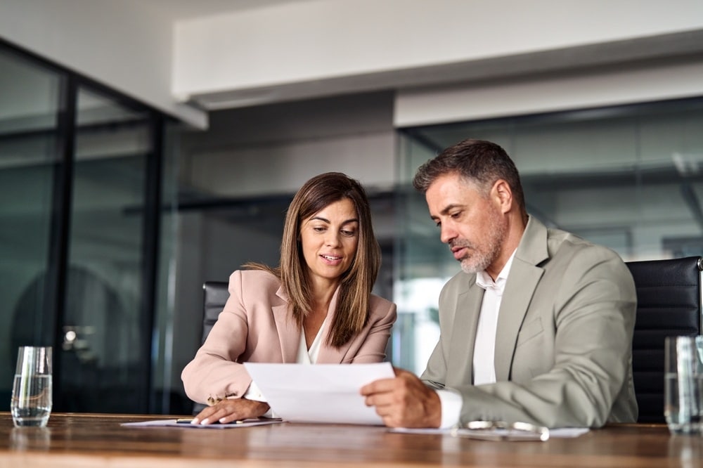 outplacement, définition, transition professionnelle, accompagnement, reconversion, coaching, recherche d'emploi, bilan de compétences, stratégie de carrière, soutien, gestion du changement, services, employabilité, coaching individuel, ressources humaines, marché de l'emploi, développement personnel, formation, conseils pratiques, réseaux professionnels, préparation aux entretiens, plan d'action, soutien psychologique, mobilité professionnelle, services aux entreprises.