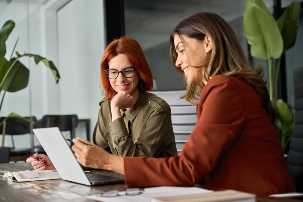 outplacement digital, définition, transition professionnelle, accompagnement en ligne, reconversion, coaching digital, outils numériques, ressources en ligne, recherche d'emploi, webinaires, bilan de compétences, stratégie digitale, employabilité, plateformes, services en ligne, formation virtuelle, développement personnel, gestion du changement, coaching à distance, réseau professionnel, préparation aux entretiens, e-learning, soutien virtuel, impact, flexibilité.