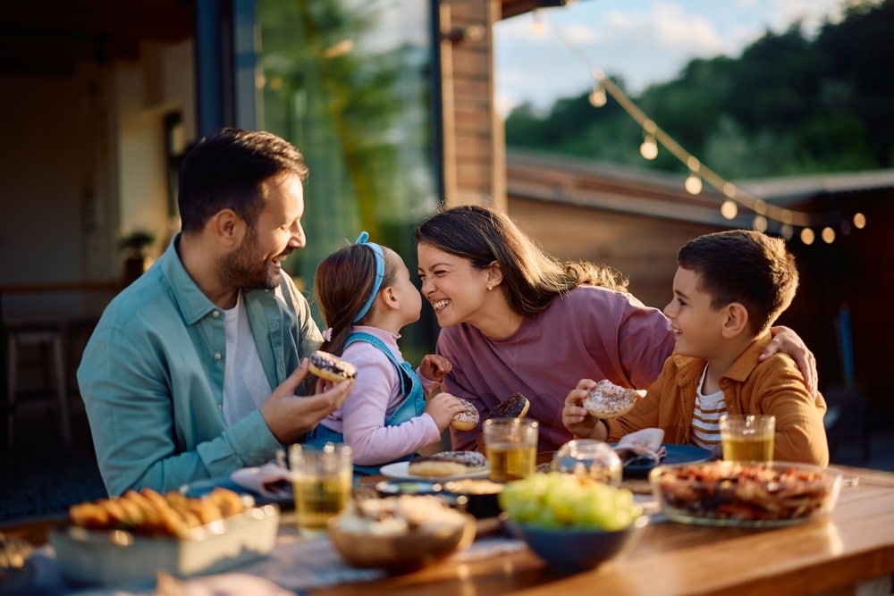 semaine de la famille, célébration, liens familiaux, activités familiales, qualité du temps, communication, soutien, traditions, partage, jeux en famille, repas ensemble, engagement, souvenirs, renforcement des liens, collaboration, respect, écoute, résilience, projets communs, éducation, amour, bien-être familial, événements, créativité, bonheur.