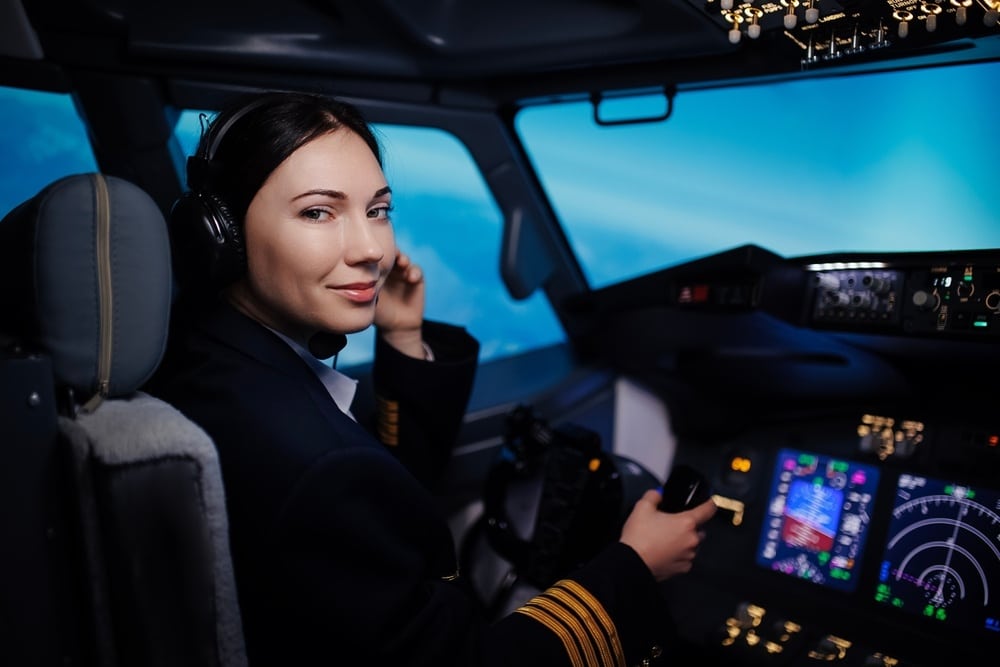 reconversion, pilote de ligne, métier, formation, compétences, aviation, licence, école de pilote, heures de vol, réglementation, sécurité aérienne, navigation, examen médical, carrière, emploi, stage, simulateur de vol, opportunités, planning, aéronautique, projets professionnels, travail en équipe, leadership, communication, expérience.