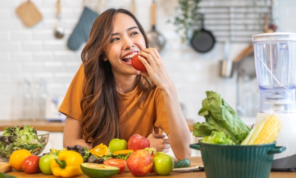 solutions coupe-faim, astuces minceur soir, éviter les fringales, aliments rassasiants, réduire la faim, satiété prolongée, coupe-faim naturel, soirée sans grignotage, alimentation légère, contrôle des portions, encas sain, habitudes nocturnes, régulation de l'appétit, dîner léger, santé et minceur, gestion du poids, habitudes alimentaires, conseils anti-fringales, bien-être, sommeil réparateur, éviter les calories, aliments riches en fibres, choix sains, digestion facile, équilibre alimentaire