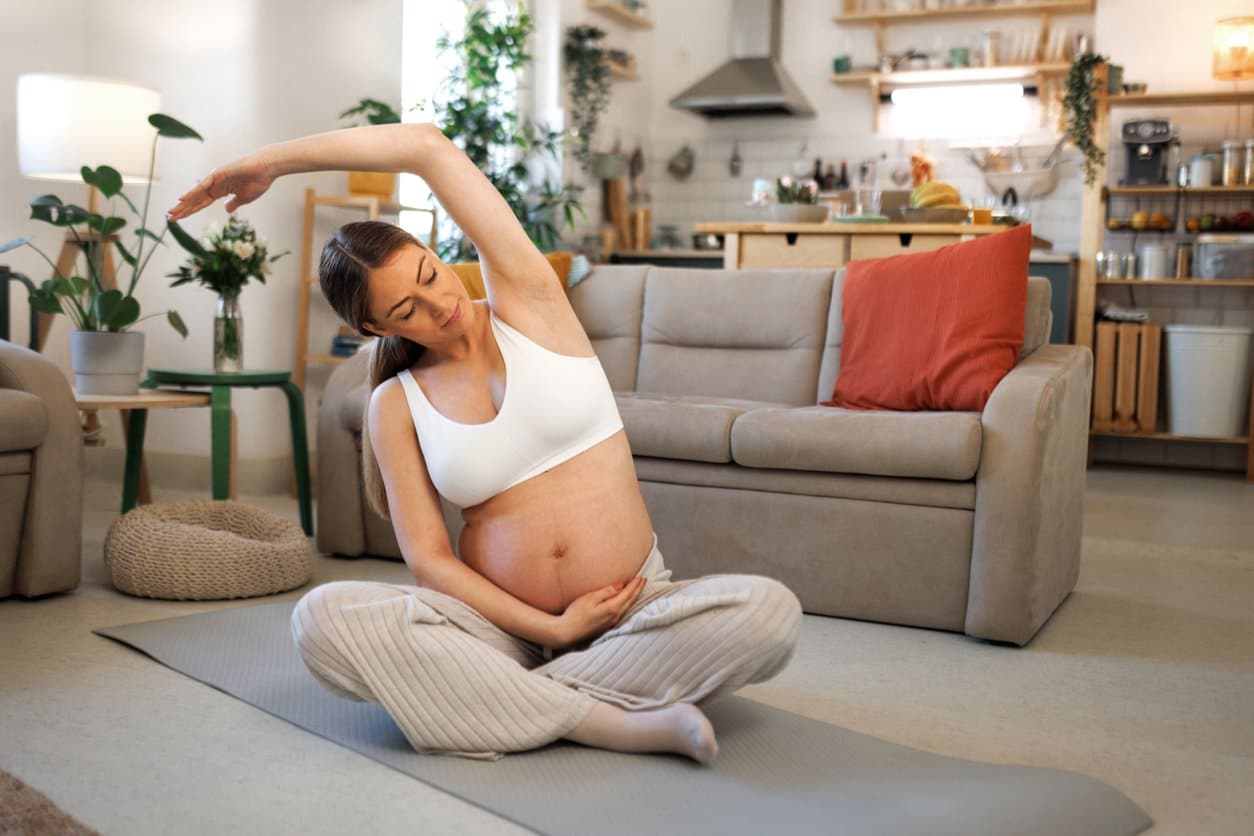 maigrir, accouchement, postpartum, perte de poids, méthodes sécurisées, allaitement, alimentation équilibrée, exercices postnatals, santé des mamans, récupération physique, motivation, régime, conseils nutritionnels, bien-être, activité physique, soutien émotionnel, changements corporels, métabolisme, plan alimentaire, hydratation, objectifs de poids, précautions, suivi médical, équilibre hormonal.